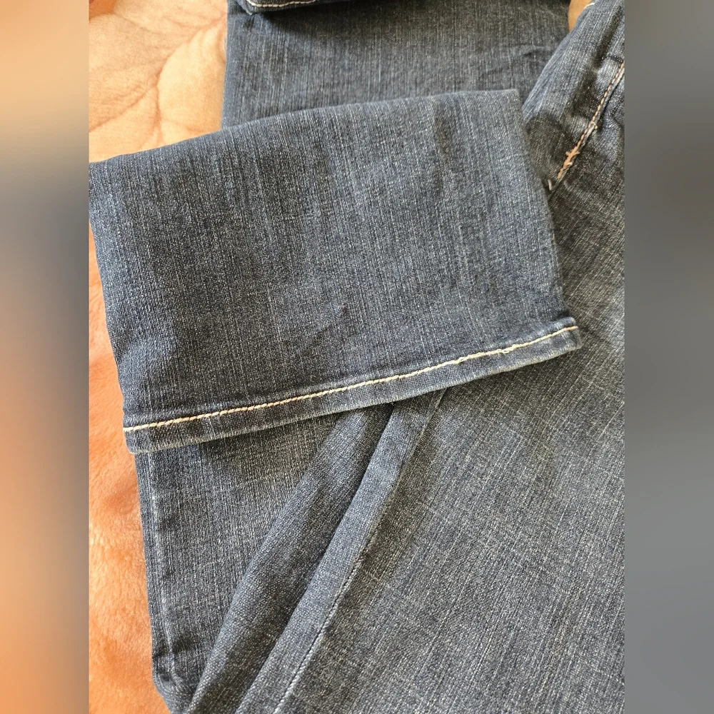 Women's a.n.a. Bootcut Blue Jeans Size 10s EUC - Picture 2 of 9